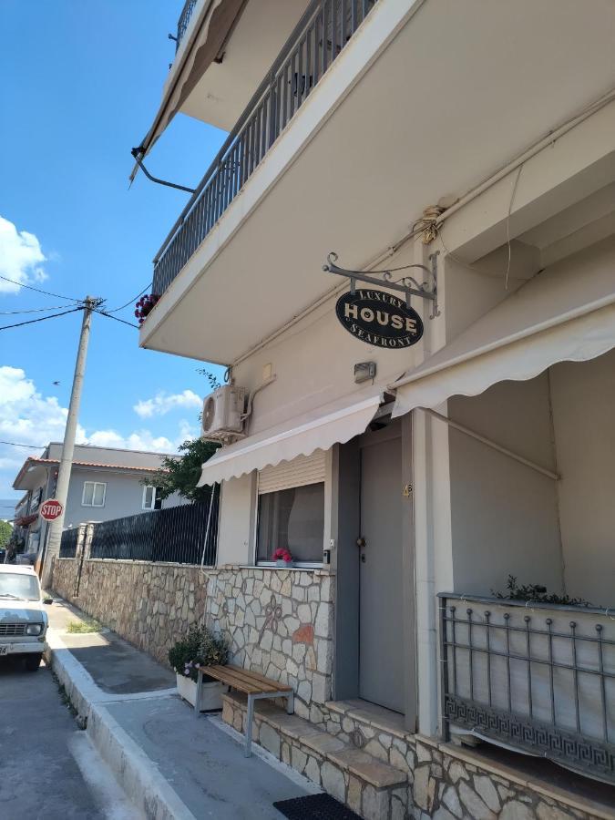 Luxury Seafront House Nearby Delphi Apartment Kirra Екстериор снимка