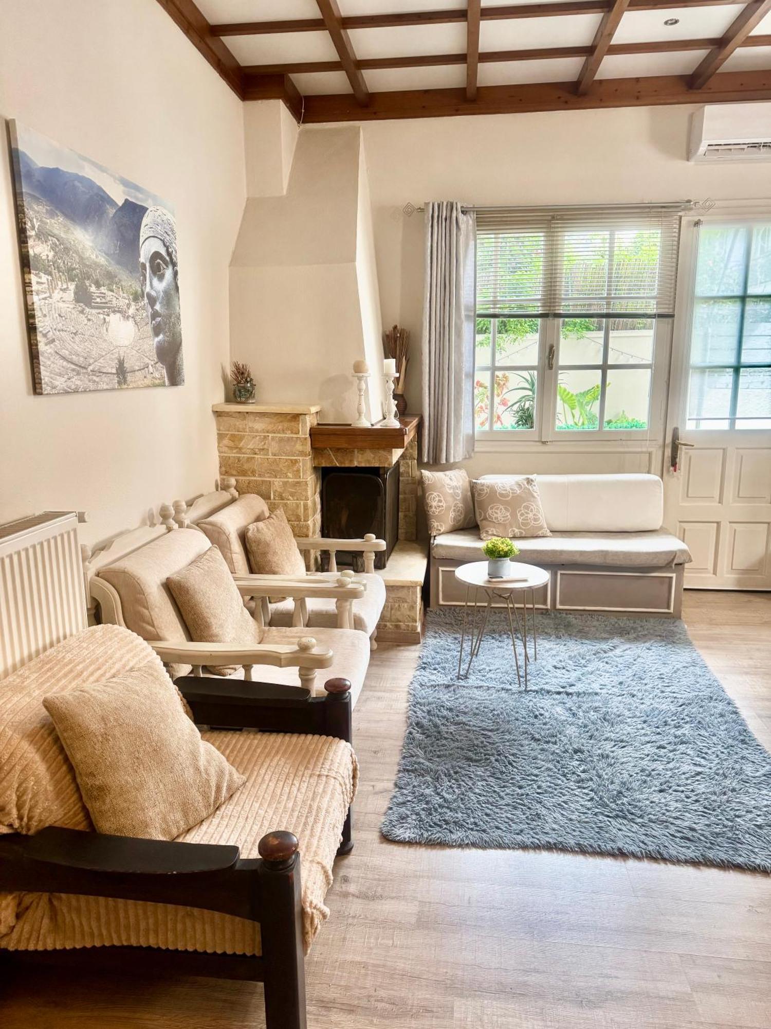 Luxury Seafront House Nearby Delphi Apartment Kirra Екстериор снимка